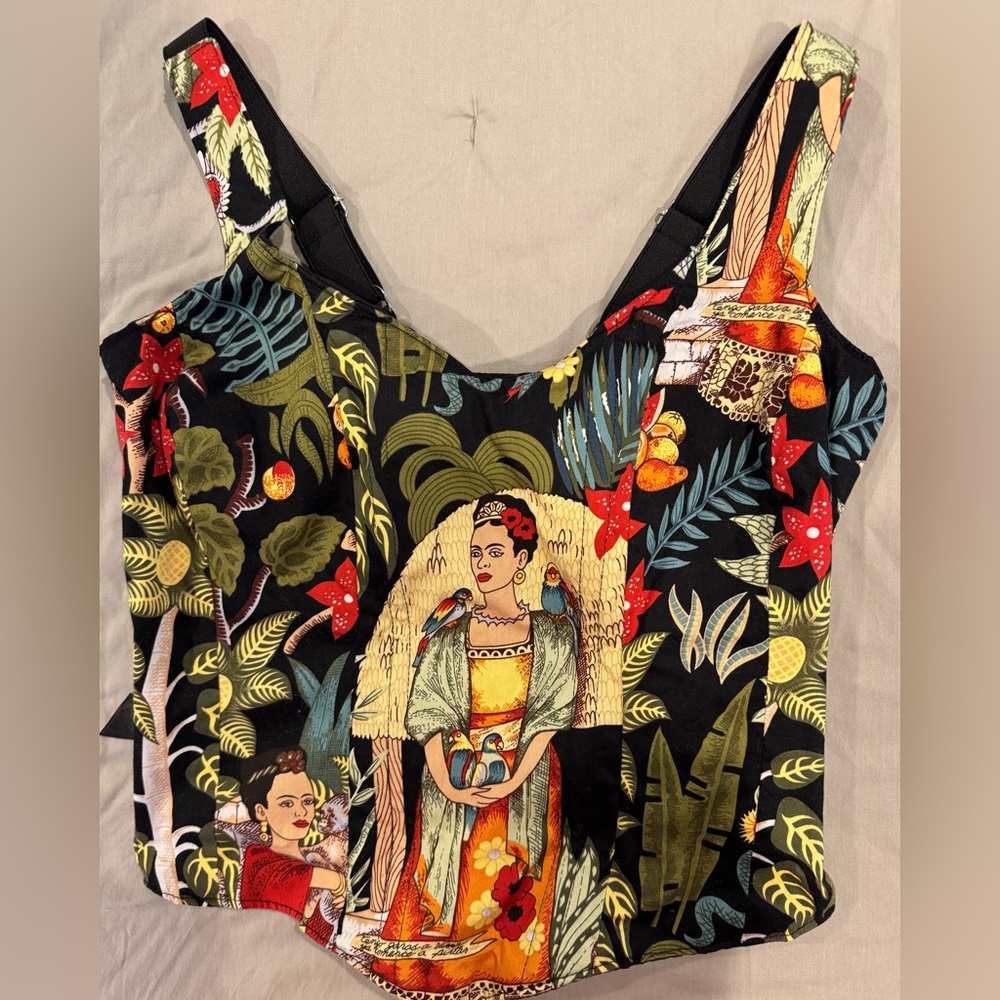 Black Floral Art-Print Crop Tank